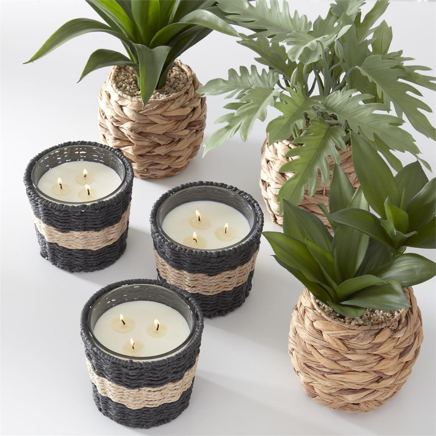SOY CANDLES W/BLACK WICKER SLEEVE - Beach Dream