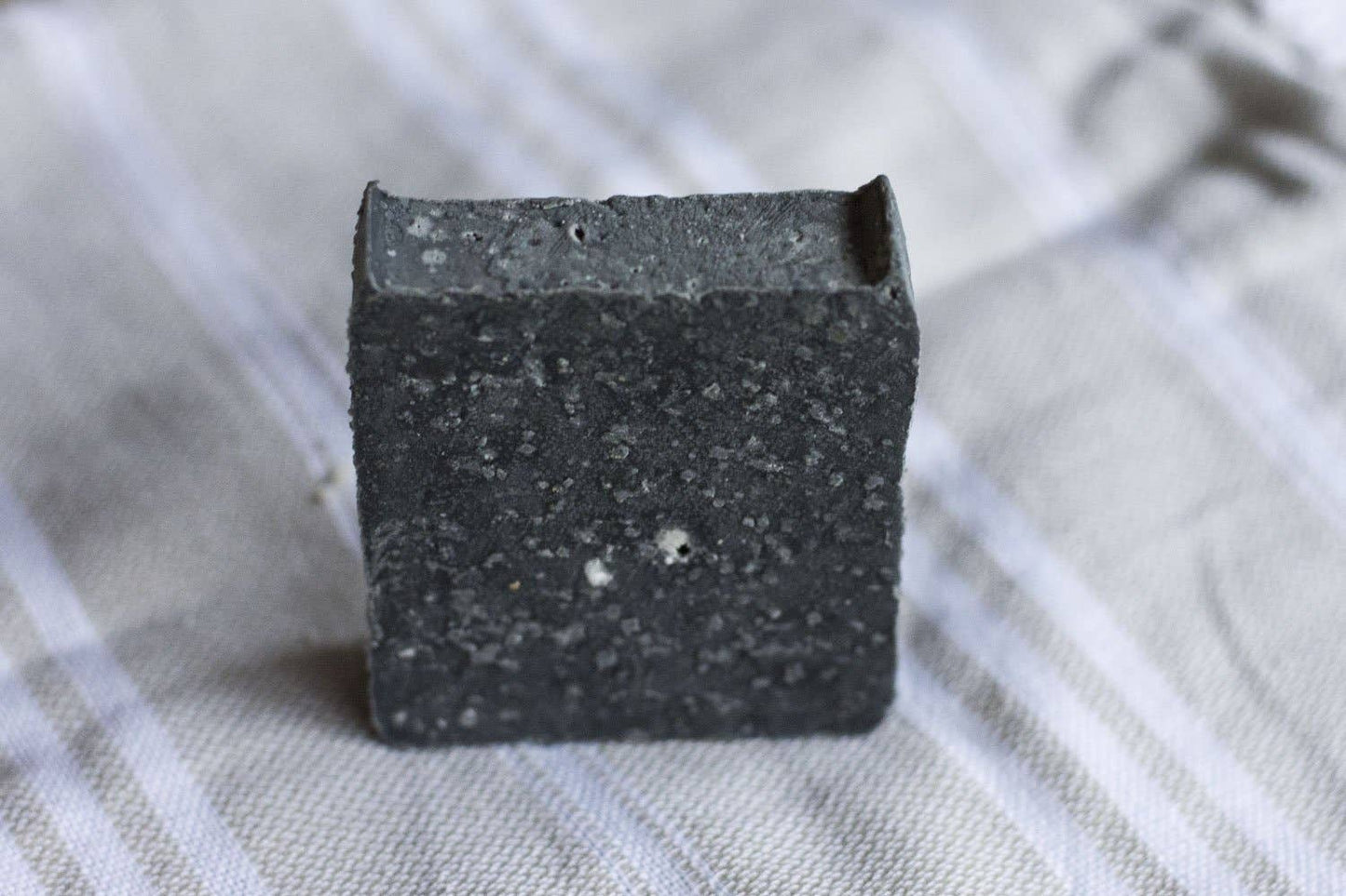 SOLIDSILK® ONYX - Facial Cleansing Bar