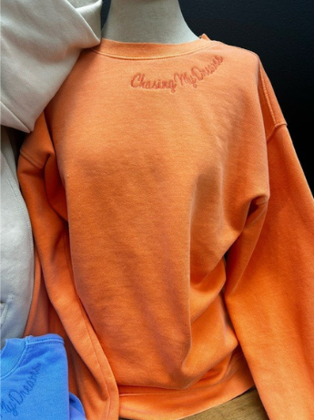 "Chasing my Dreams" crew sweatshirt