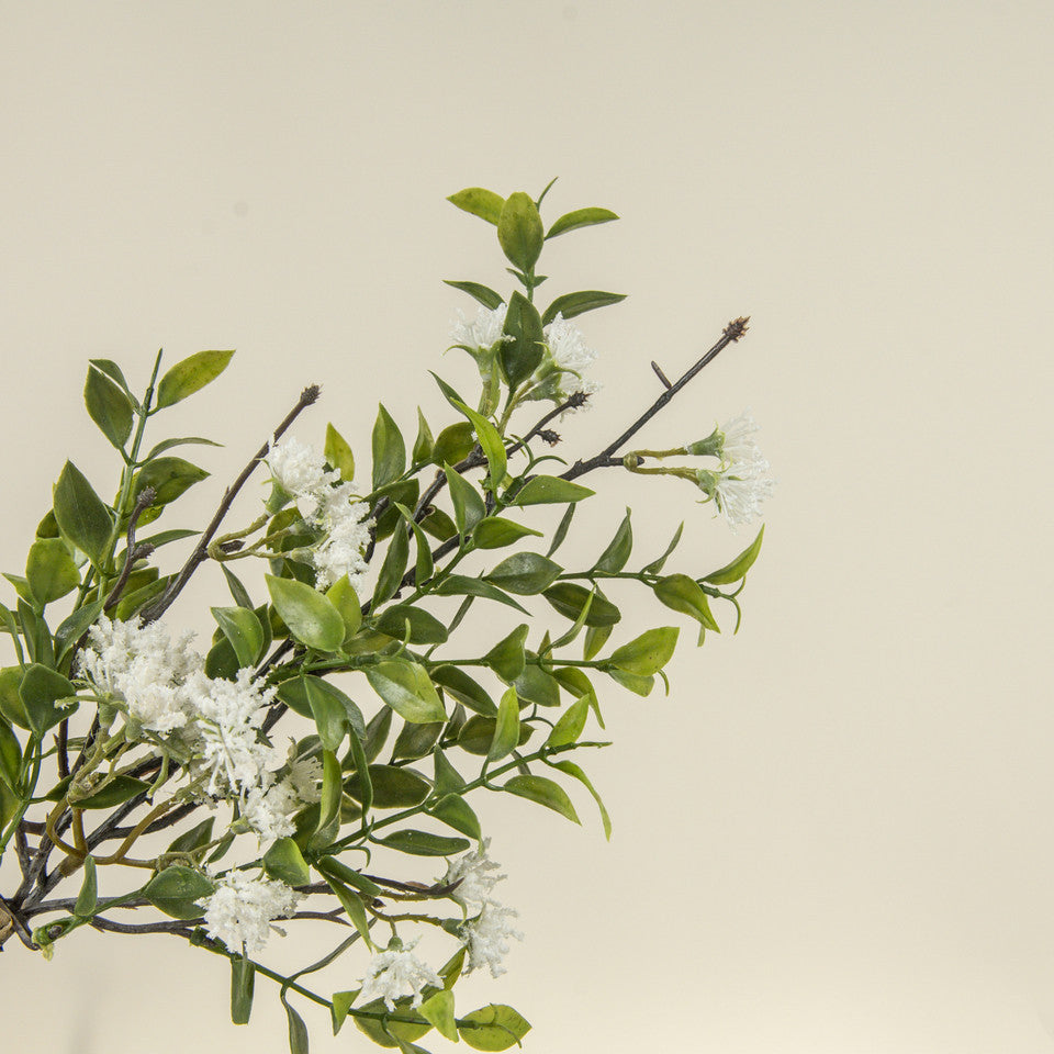 IVY & TEA LEAF W/ WHITE FLOWERS SPRAY